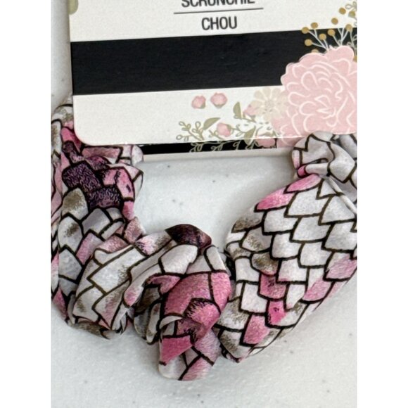Scunci Hair Scrunchie Preppy Cottagecore Paisley Boho Pony Tail Holder Pink - Picture 2 of 3